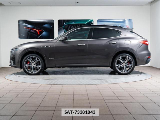 Maserati LEVANTE 2021-06 7806584-16