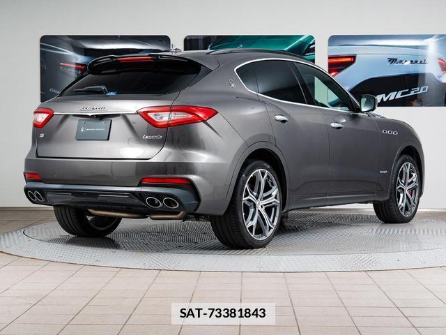 Maserati LEVANTE 2021-06 7806584-18
