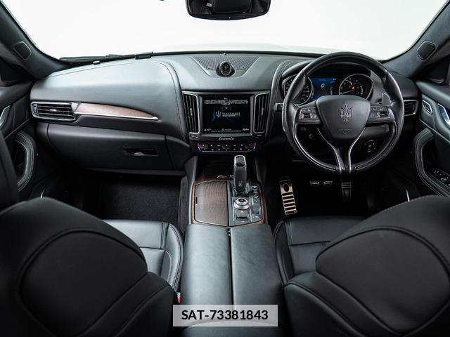 Maserati LEVANTE 2021-06 7806584-4