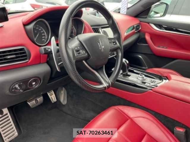 Maserati LEVANTE 2018-05 7810313-2