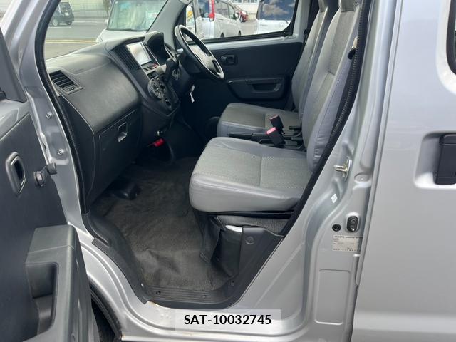Toyota LITEACE VAN 2011-12 7805876-11
