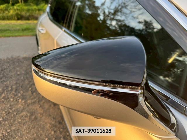 Lexus LS 2018-08 7794320-5