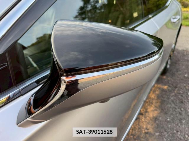 Lexus LS 2018-08 7794320-8