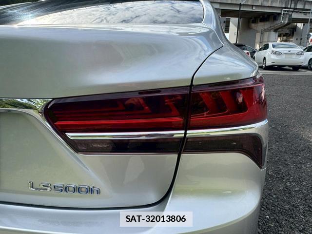 Lexus LS 2017-12 7794323-12