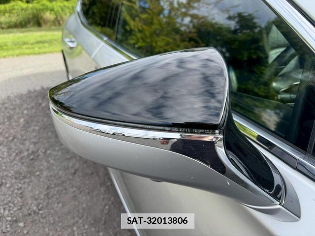 Lexus LS 2017-12 7794323-14