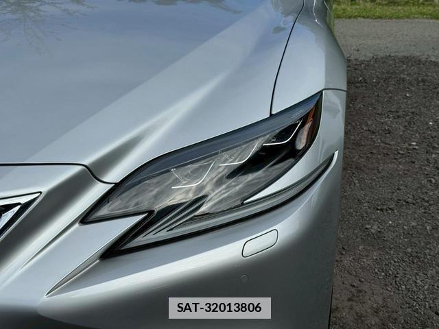 Lexus LS 2017-12 7794323-3