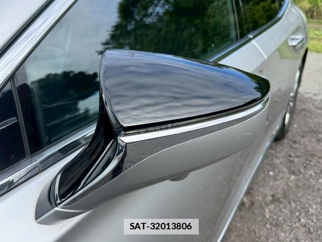 Lexus LS 2017-12 7794323-8