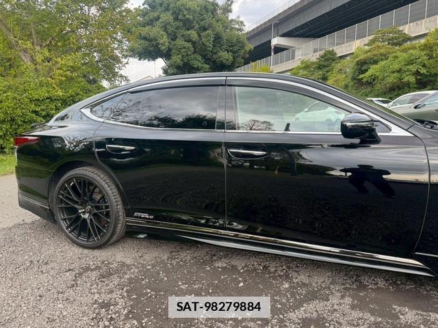 Lexus LS 2018-03 7794334-1