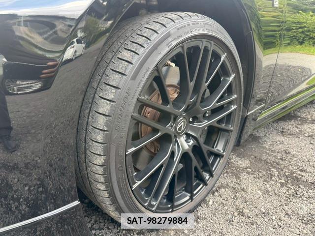 Lexus LS 2018-03 7794334-2