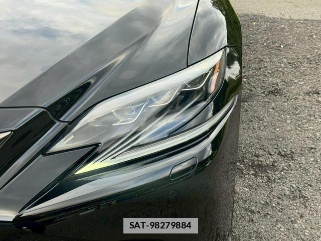 Lexus LS 2018-03 7794334-3