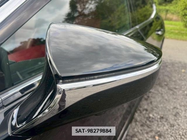 Lexus LS 2018-03 7794334-8