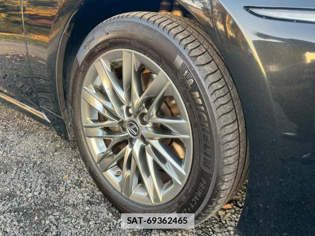 Lexus LS 2018-11 7794346-12
