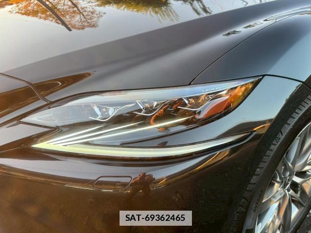 Lexus LS 2018-11 7794346-3