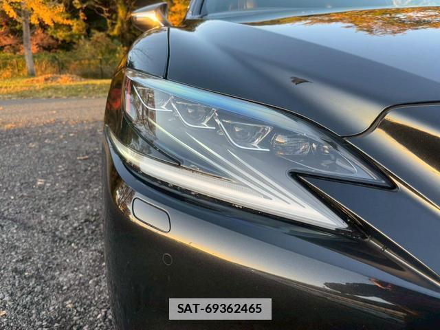 Lexus LS 2018-11 7794346-4