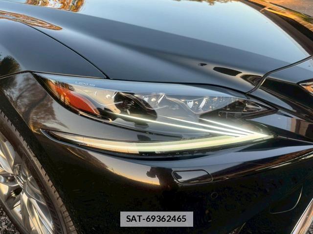 Lexus LS 2018-11 7794346-5
