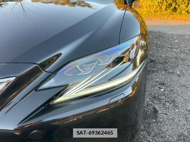 Lexus LS 2018-11 7794346-9