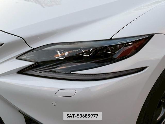 Lexus LS 2017-11 7794350-15