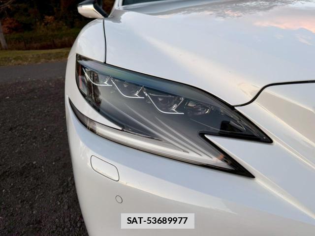 Lexus LS 2017-11 7794350-9