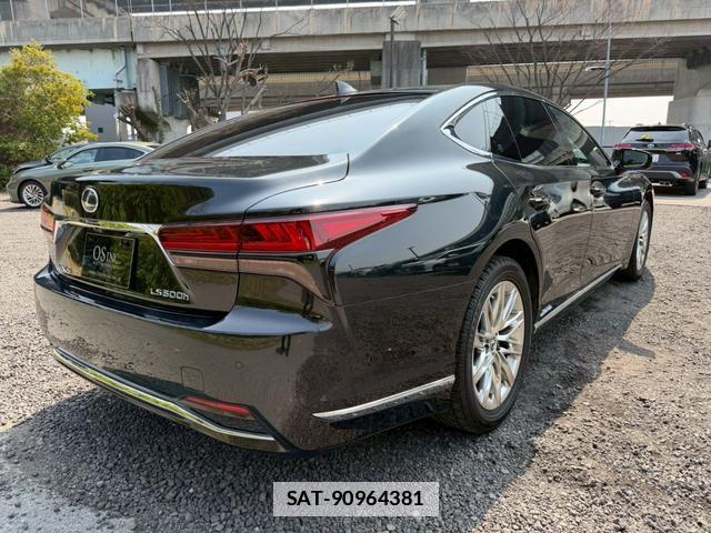 Lexus LS 2021-02 7794398-1