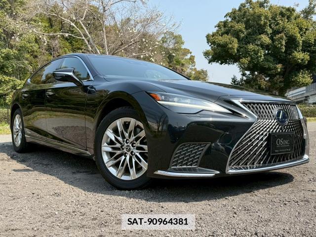 Lexus LS 2021-02 7794398-14