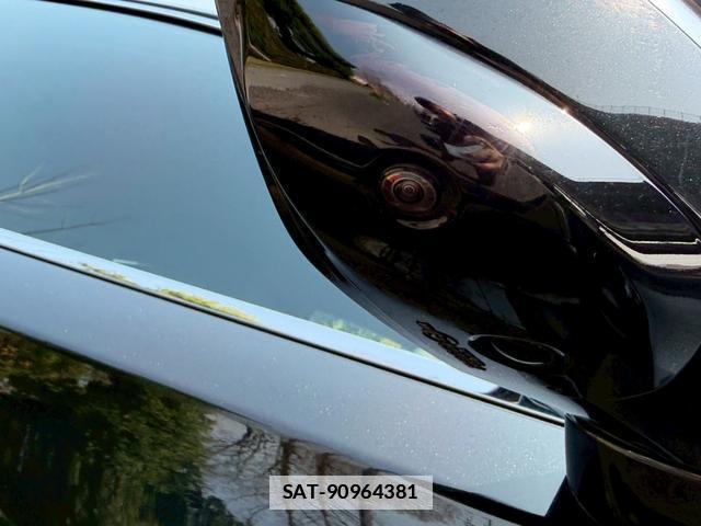 Lexus LS 2021-02 7794398-15