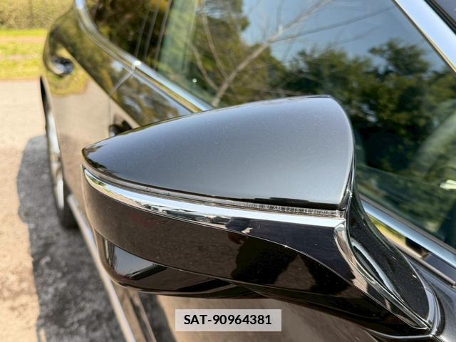 Lexus LS 2021-02 7794398-16