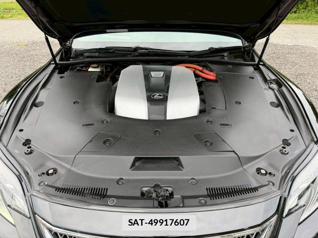 Lexus LS 2018-03 7794409-12