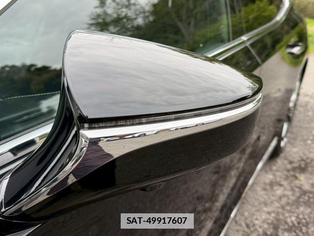 Lexus LS 2018-03 7794409-8