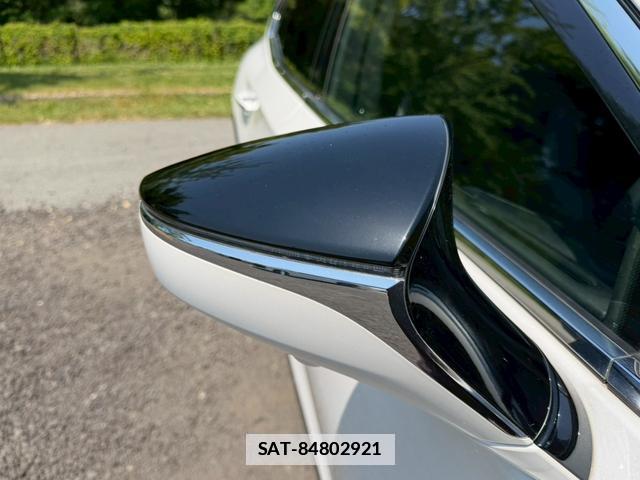 Lexus LS 2017-12 7794432-5