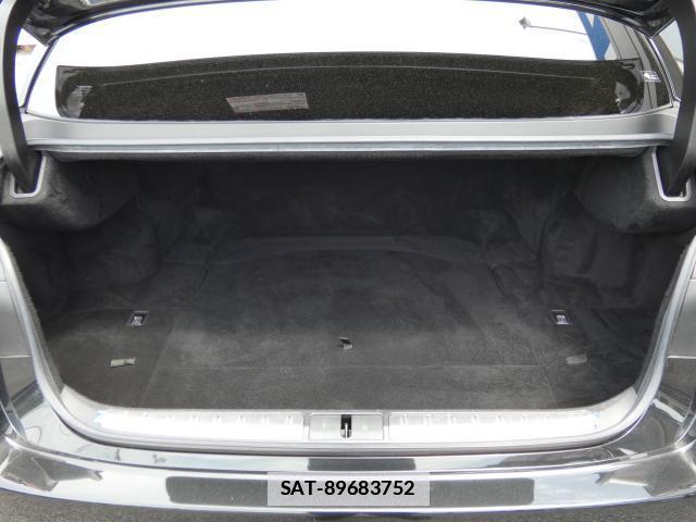 Lexus LS 2018-06 7794548-11