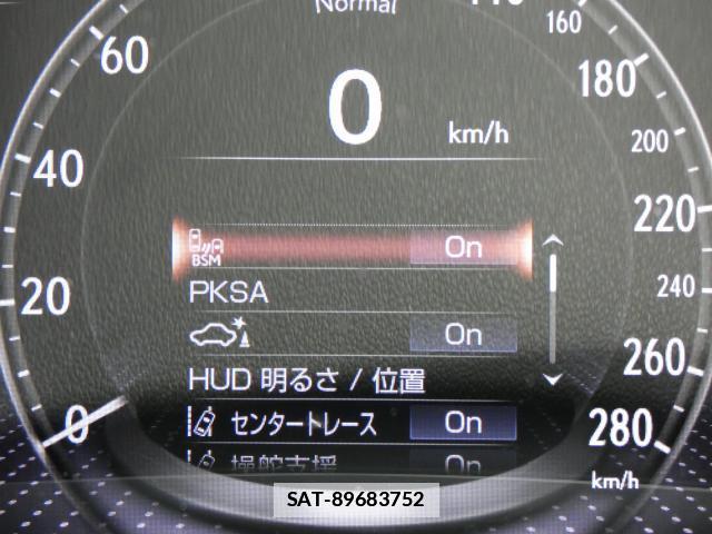 Lexus LS 2018-06 7794548-14