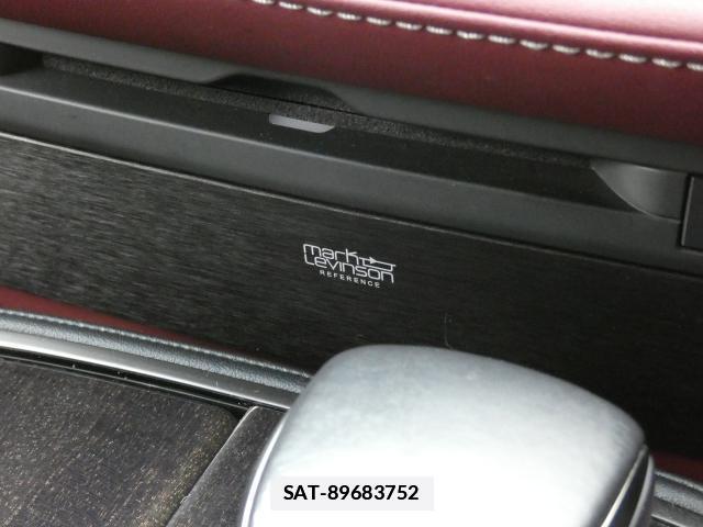 Lexus LS 2018-06 7794548-15