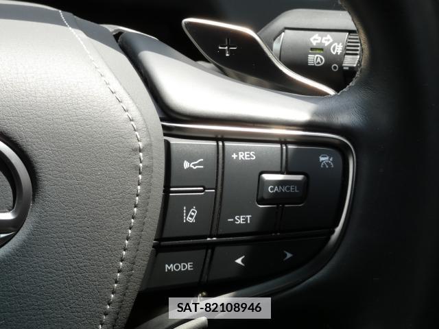 Lexus LS 2022-10 7794552-12