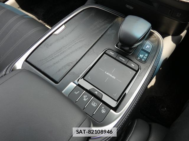 Lexus LS 2022-10 7794552-13
