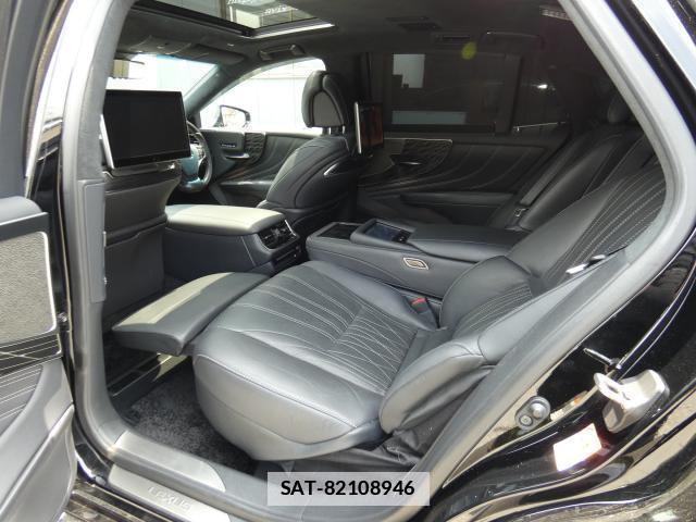 Lexus LS 2022-10 7794552-18