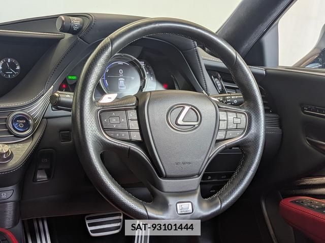 Lexus LS 2018-01 7795308-7