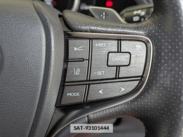 Lexus LS 2018-01 7795308-8