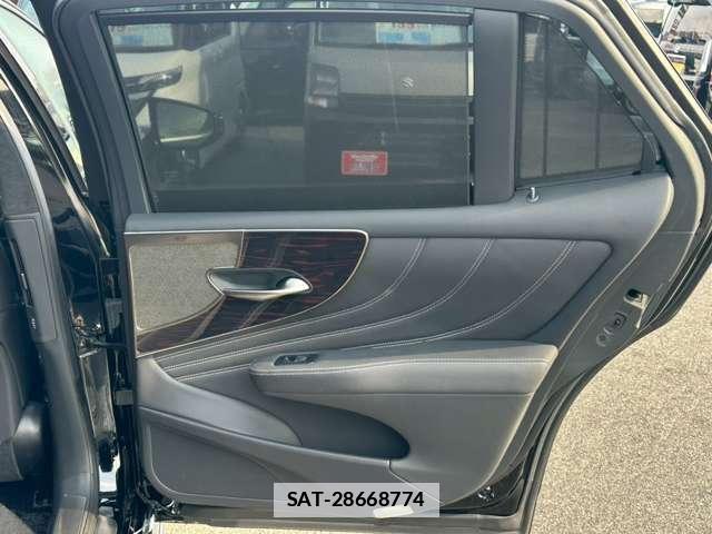 Lexus LS 2017-12 7795634-15