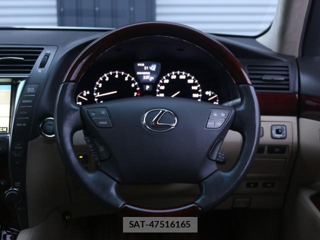 Lexus LS 2006-11 7796274-17