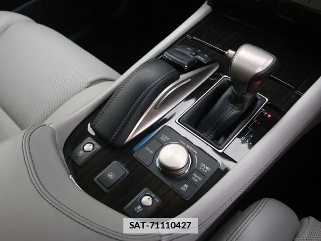 Lexus LS 2016-01 7796366-15