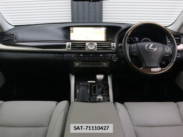 Lexus LS 2016-01 7796366-2