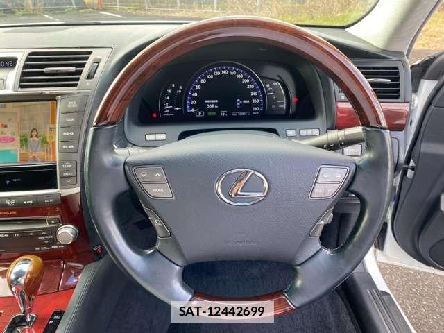 Lexus LS 2012-02 7796951-12