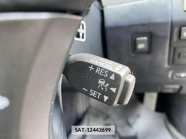 Lexus LS 2012-02 7796951-15