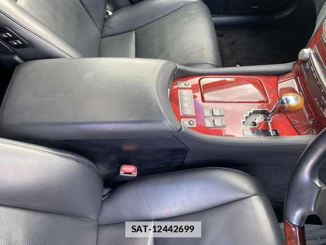 Lexus LS 2012-02 7796951-18