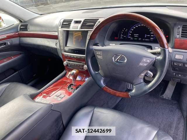 Lexus LS 2012-02 7796951-2