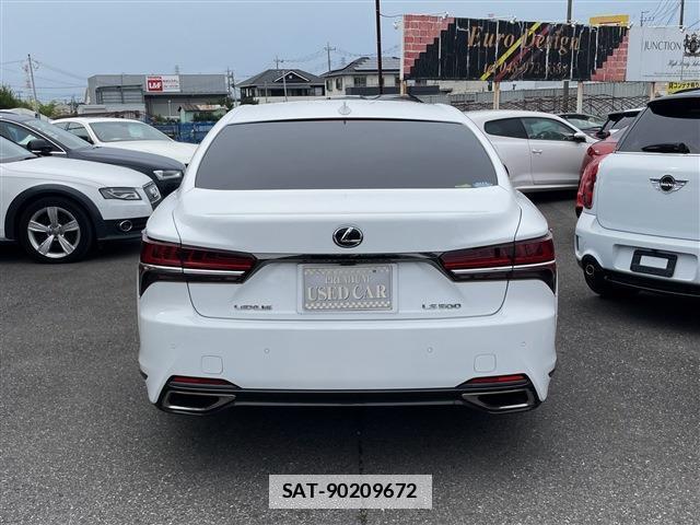 Lexus LS 2018-01 7798241-1
