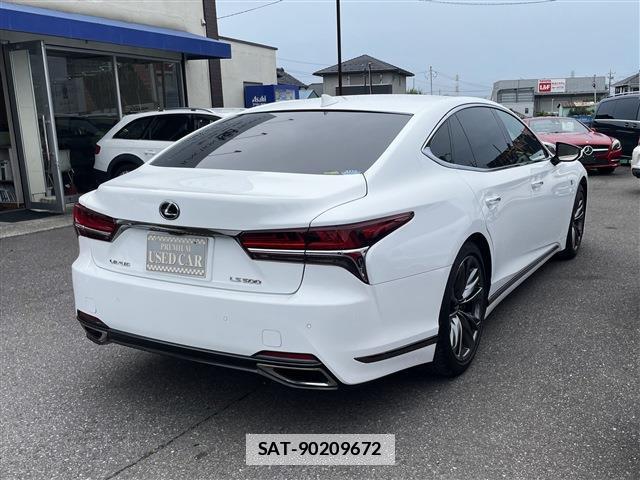Lexus LS 2018-01 7798241-14