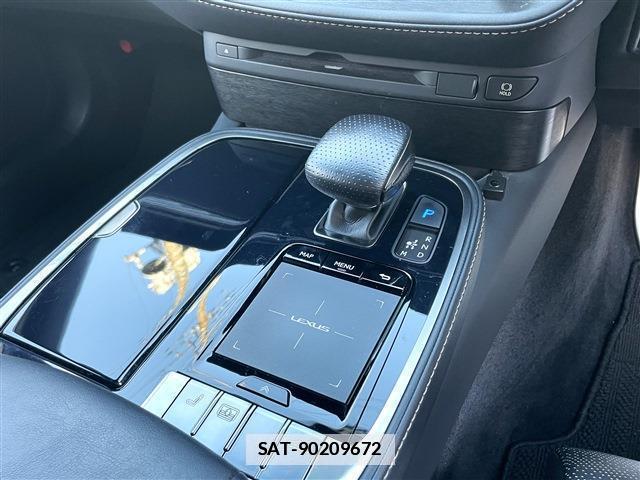 Lexus LS 2018-01 7798241-15