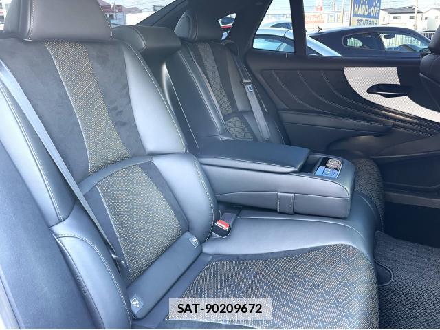 Lexus LS 2018-01 7798241-6
