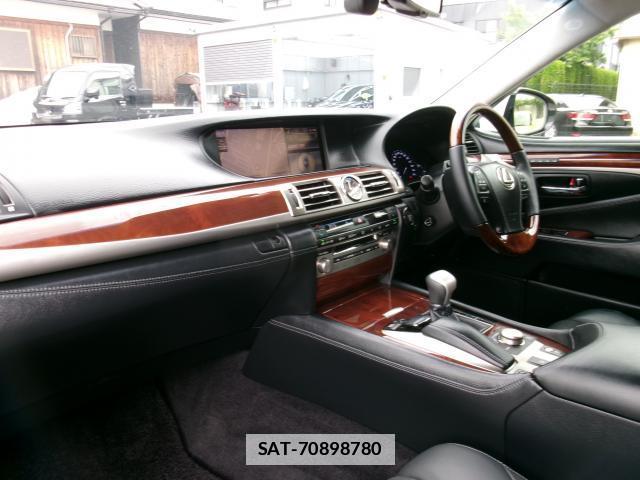 Lexus LS 2015-02 7800526-5